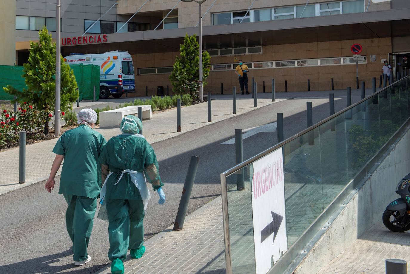 Sanitarios jienenses utilizaron las mascarillas defectuosas y piden que se les haga el test