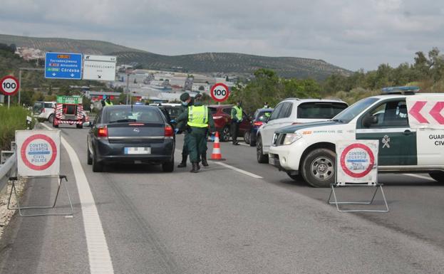 «¿Pero cómo quiere que le crea, si no me da ninguna documentación?»