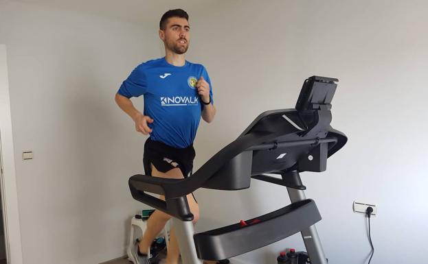 La doble pelea de Pablo Sánchez contra el virus