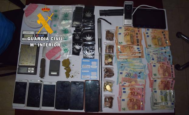 Investigado un matrimonio por vender droga a domicilio en Villanueva del Arzobispo