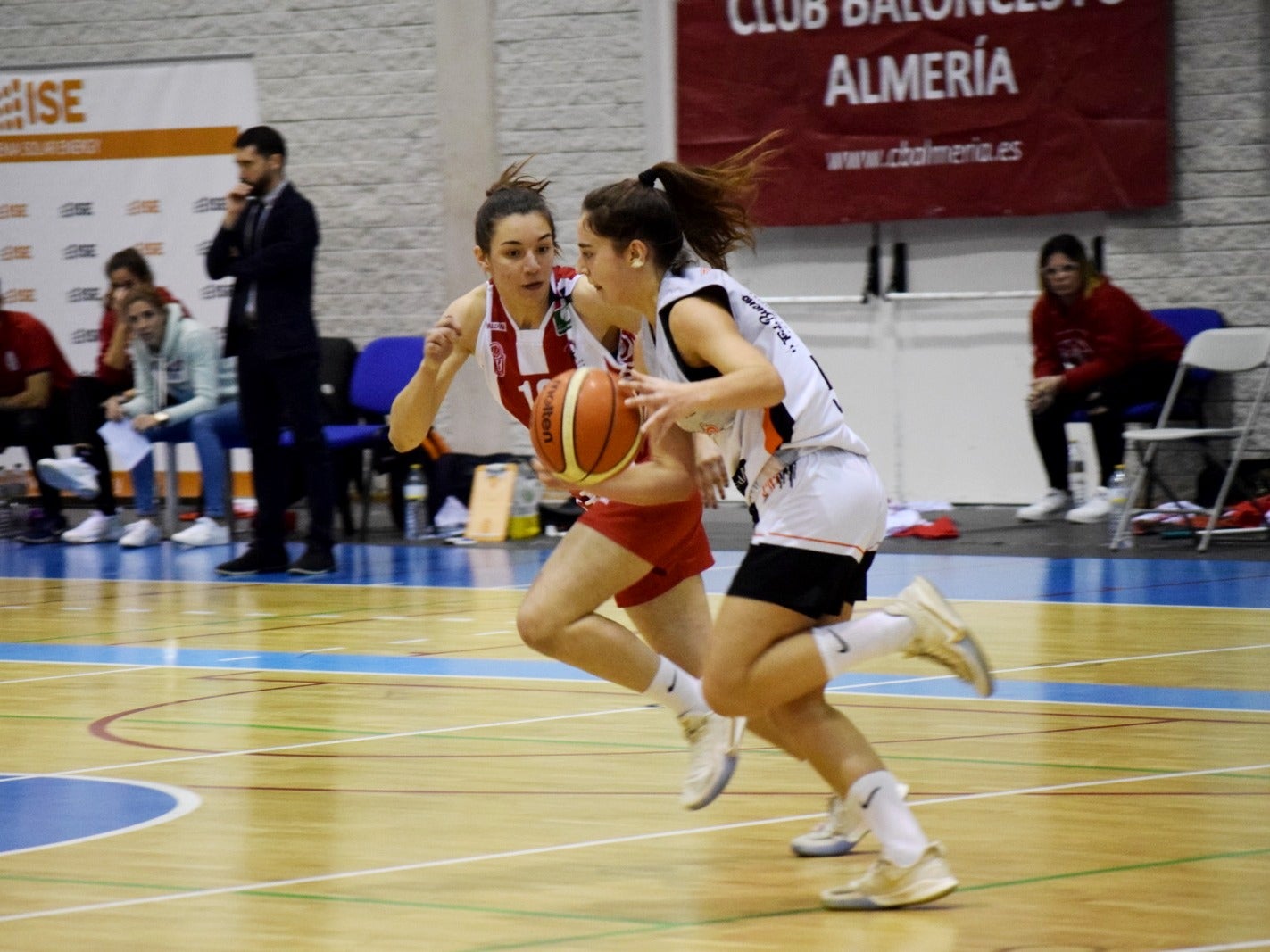 El CB Almería da por acabados los contratos de los equipos de Liga Femenina 2 y Liga EBA