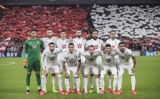 Un delantero en un mercado helado