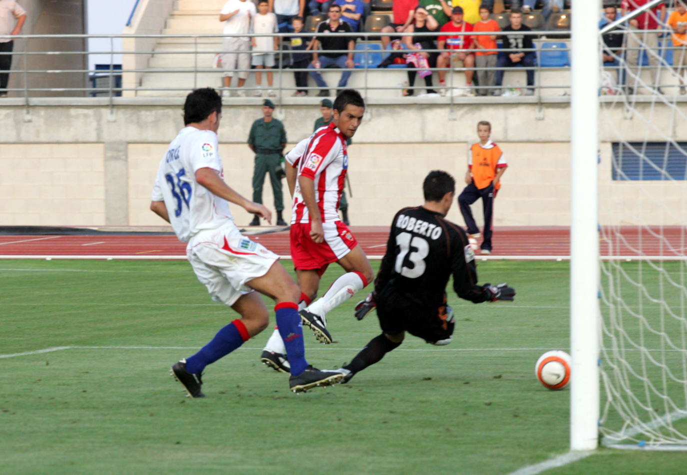 La UD Almería jugó una vez en el 'exilio', pero siempre con su afición
