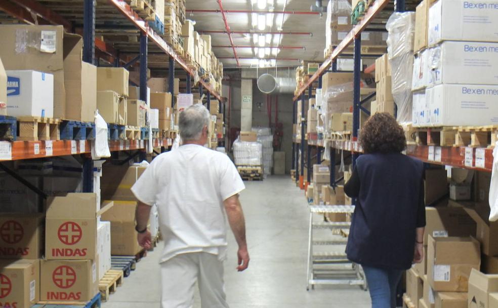 Así es el 'híper' almeriense de las mascarillas