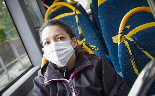 El Gobierno distribuye más de 200.000 mascarillas en Almería para los transportes públicos