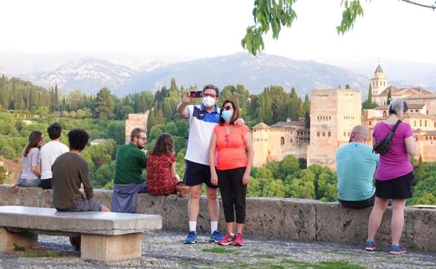 Así estaba al atardecer el mirador de San Nicolás