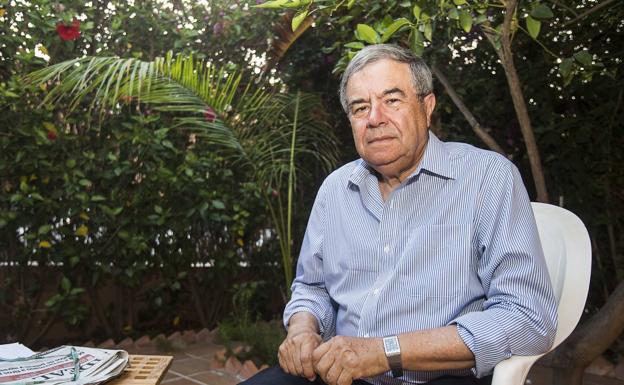 «Granada tiene que aprender de esta crisis que no puede vivir solo del turismo y el ladrillo»