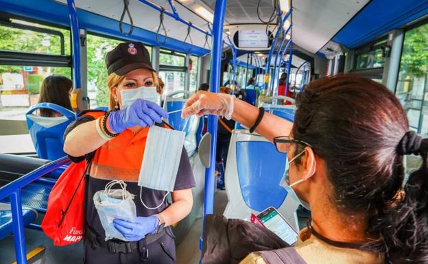 Más autobuses desde el miércoles para garantizar la distancia entre pasajeros