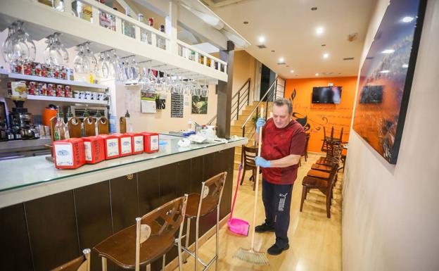 Los colegios de Veterinaria y Farmacia ofrecerán formación sobre la Covid-19 a los hosteleros