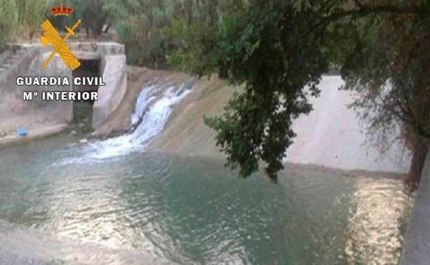 Multan a niños y jóvenes por bañarse en el río en La Guardia de Jaén