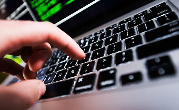 Detenido en Almería un pirata informático con información privada de dos millones de perfiles