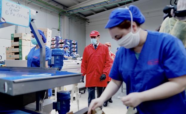 Moreno anuncia 90 millones de euros a disposición del sector agroalimentario y pesquero