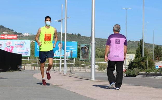 Granada suma cuatro nuevos hospitalizados por el virus en el último día