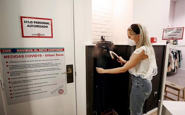 Prendas, probadores y aforo: todos los cambios en las tiendas de ropa en la fase 1