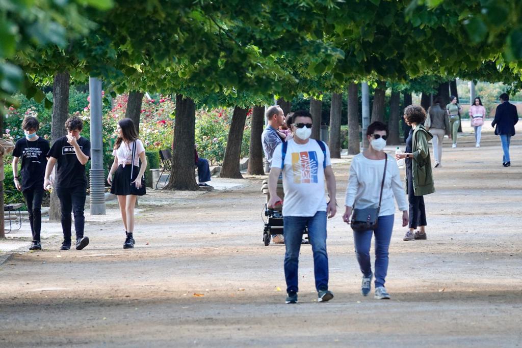 Los granadinos disfrutan de los parques