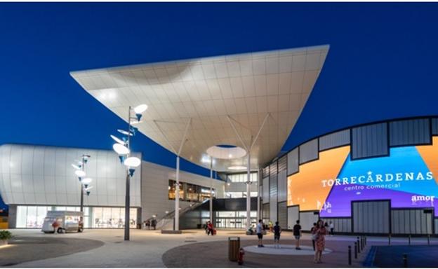 El Centro Comercial Torrecárdenas instala un sistema de control de aforo y dará mascarillas a sus visitantes