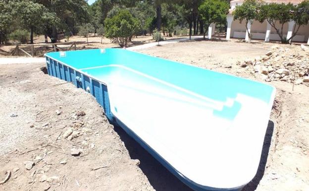 La venta de piscinas se duplica ante la incertidumbre de los viajes este verano