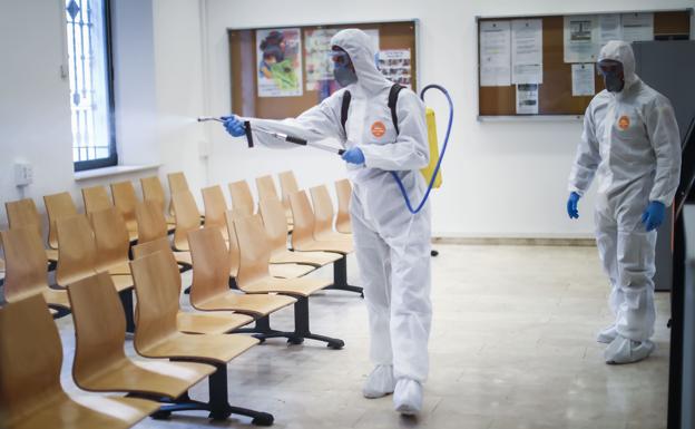 Los servicios sociales y las oficinas municipales reabren este lunes