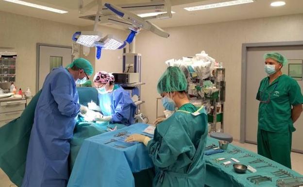 El Hospital Clínico recupera el 75% de su actividad quirúrgica habitual