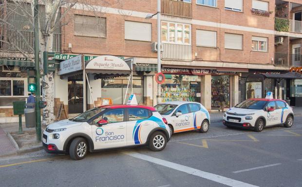 Autoescuelas andaluzas critican la falta de examinadores y el retraso en publicación de los requisitos para reabrir