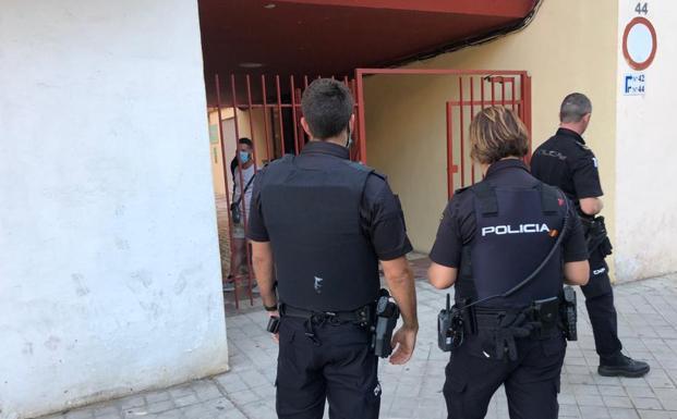 En libertad con cargos la detenida por apuñalar a una joven en el Zaidín
