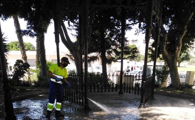 El Ayuntamiento de Viator reabre los parques de la Legión, Tierno Galván y Juan Malpica