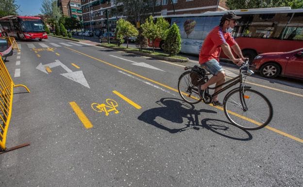La capital alcanza los 25 kilómetros de carriles para bici, bus y patinete