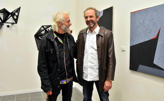 La galería de arte de 'Gourmet Cazorla' de Linares reabre sus puertas al público tras el cierre fortuito