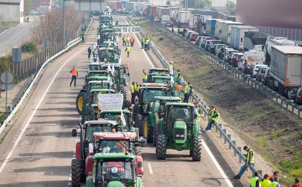 La Junta y organizaciones agrarias proponen al Gobierno formar una alianza en defensa de una PAC fuerte