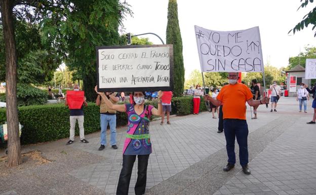 El PSOE pide al alcalde que «no deje en la calle» a unos 100 sin techo cuando se cierre el Palacio de Deportes