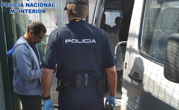 Detenidos cuatro 'pateristas' que organizaban viajes desde Argelia hasta Almería