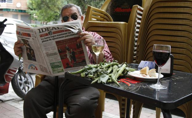 AMI y Hostelería de España firman un convenio para apoyar a los bares y restaurantes y la recuperación de la lectura en sus locales