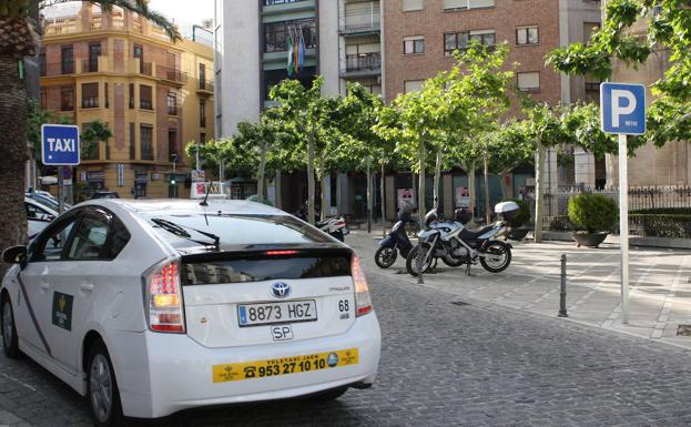 El Ayuntamiento habilitará dos paradas de taxi en la zona de Madre Soledad y los Jardinillos