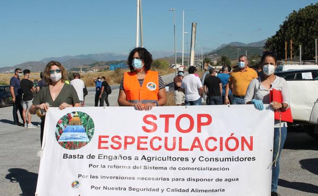 Decenas de agricultores reclaman precios justos para sus productos