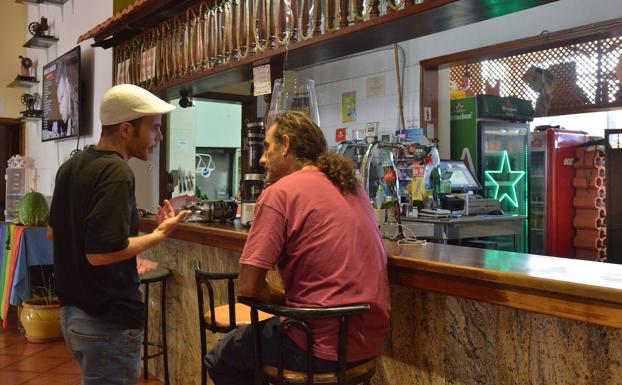 Solo el emblemático hotel NH Victoria abre sus puertas en Granada este lunes