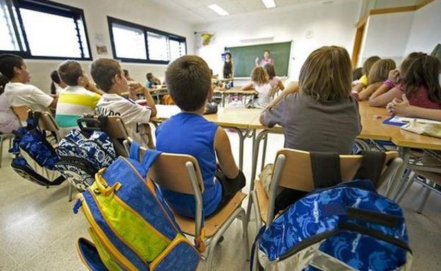 Andalucía plantea ampliar el plazo de matriculación de los colegios por los problemas técnicos