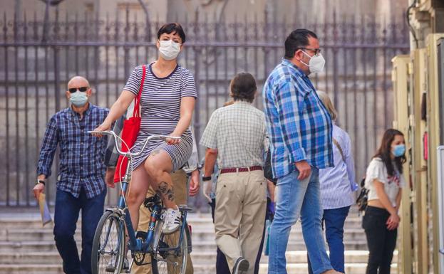 Granada sortea la regla de los 14 días de cuarentena y pasará el lunes a la fase 3