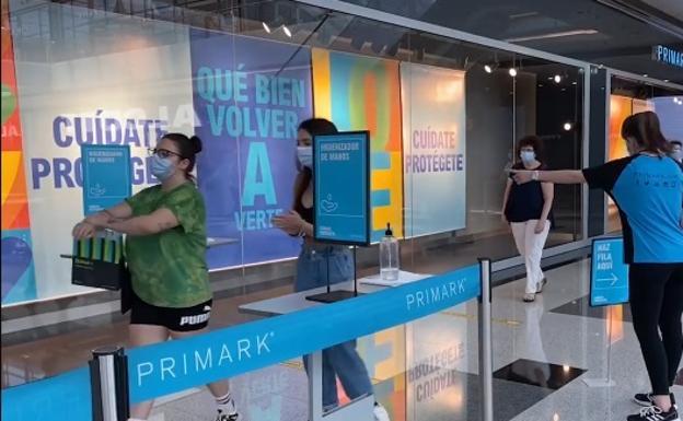 Los centros comerciales de Granada mantienen el tirón de público y amplían aforo