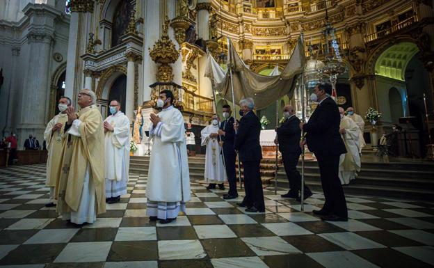 La procesión de los doce minutos eucarísticos