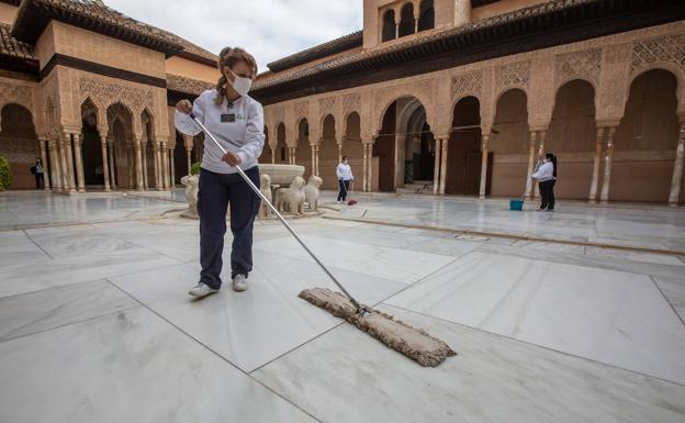 Desaparecen las entradas para entrar a La Alhambra y solo se accederá con DNI o pasaporte