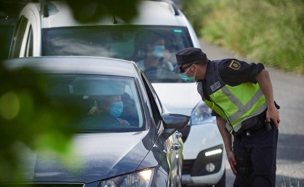 Cómo desplazarte en coche en función de la fase en la que estés: normas, lugares y mascarillas