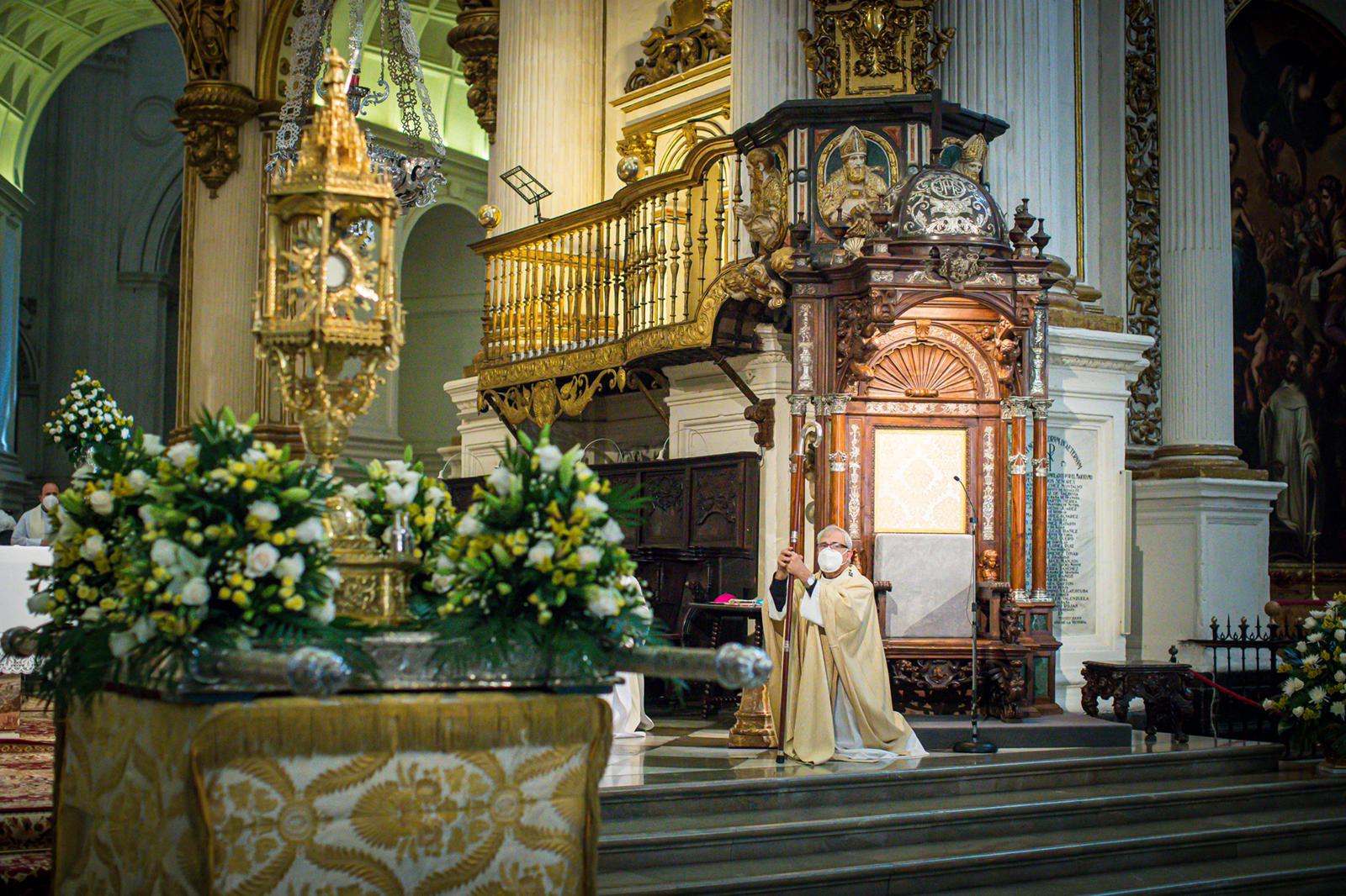 Así ha sido la procesión del Corpus dentro de la Catedral