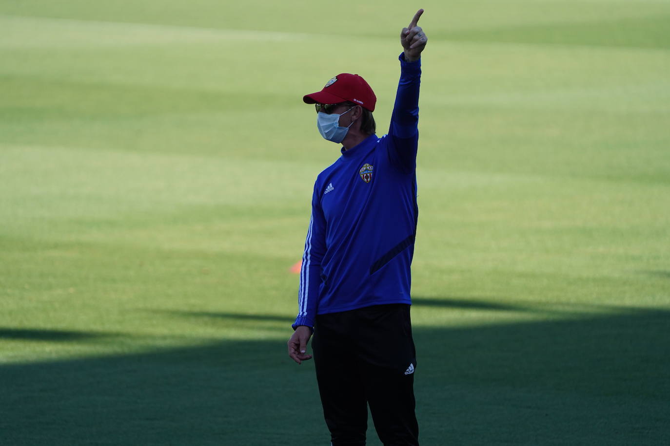 Guti lanza piropos a Almería