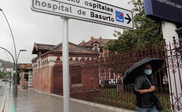 Suben a 32 los casos en Basurto y se cierra el área de partos por un positivo