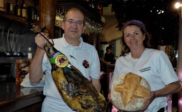 Reabre con nuevos platos 'El Asador' de Capileira, un referente de la cocina en La Alpujarra