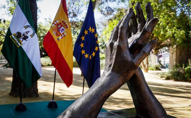 Una escultura de mármol de Macael lucirá en cada capital andaluza como homenaje a los que han luchado contra la Covid