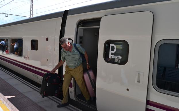 Renfe duplica el número de viajes entre Almería y Granada a partir del lunes