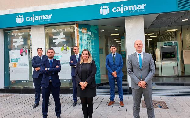 Cajamar se expande y abre sus primeras oficinas en Lugo y Vitoria