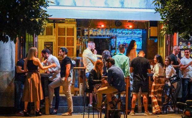 Andalucía permitirá a partir del domingo el 100% de aforo en terrazas y el 75% en interiores