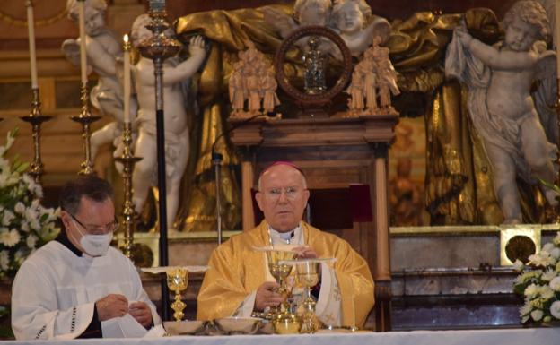 El obispo preside hoy una misa funeral en la Catedral por las víctimas de la Covid